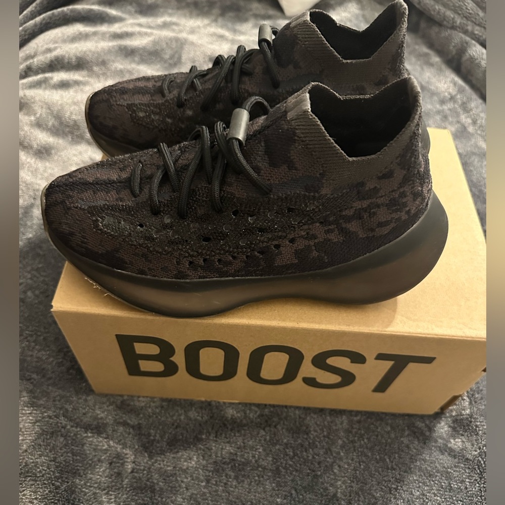 Yeezy boost 380 onyx